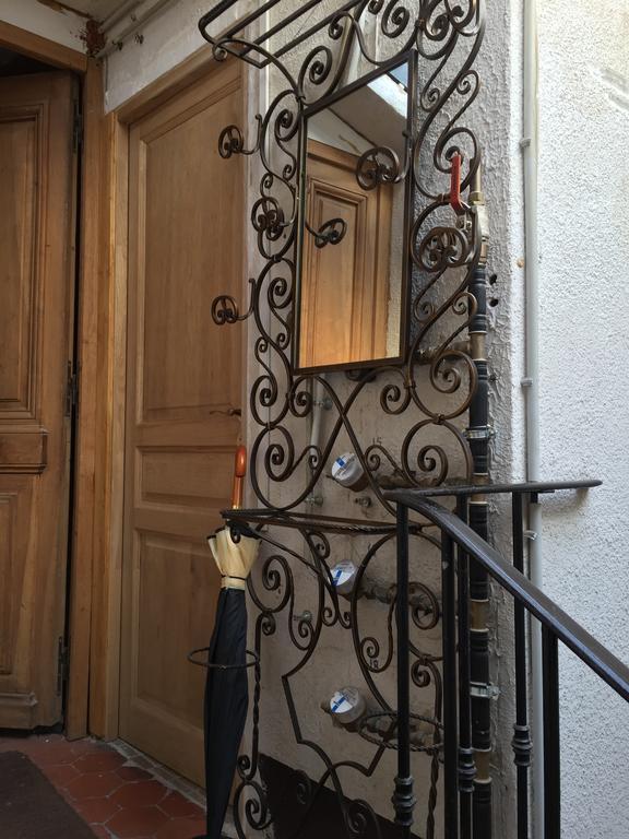 Light Filled Penthouse In Old Antibes. Heart Of The Riviera 아파트 외부 사진