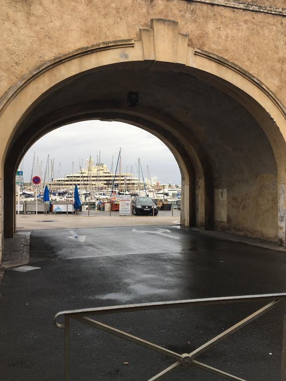 Light Filled Penthouse In Old Antibes. Heart Of The Riviera 아파트 외부 사진
