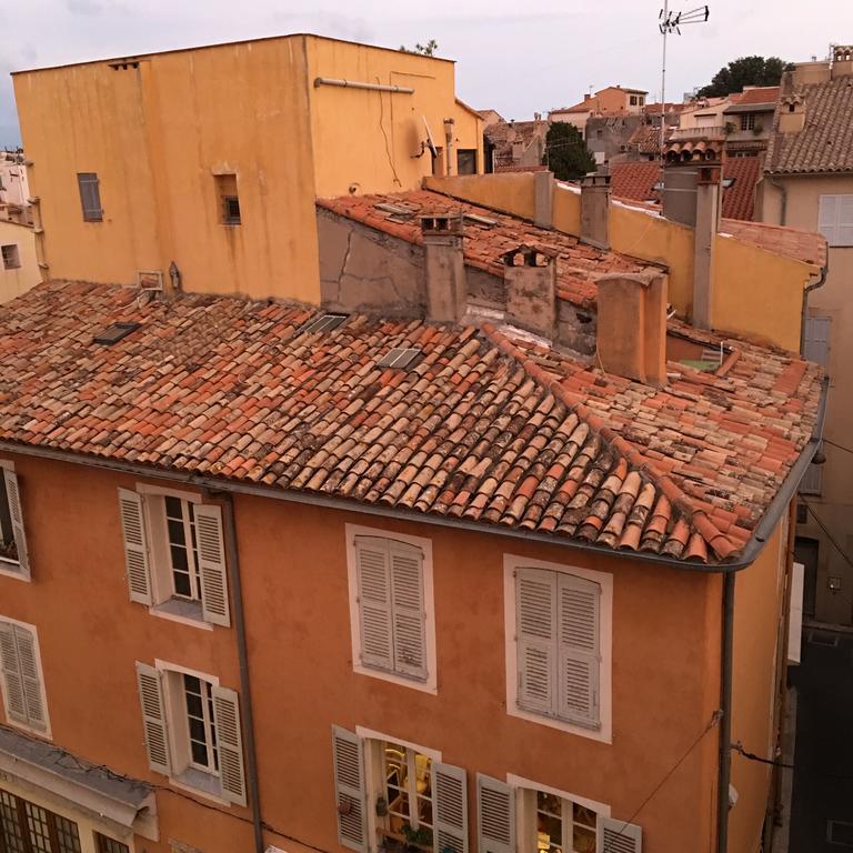 Light Filled Penthouse In Old Antibes. Heart Of The Riviera 아파트 외부 사진